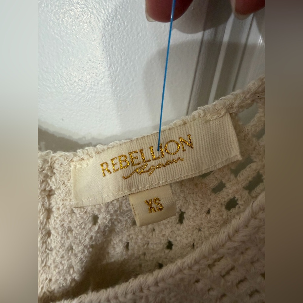 Rebellion Cream Crochet Tank Top with Cherry Appliqués - Picture 3 of 10